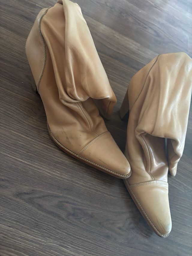 Botas beige tacón alto