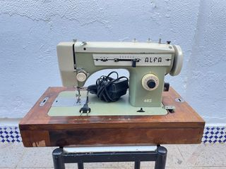 Máquina de coser Alfa 482 Antigua
