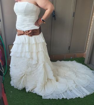 Vestido novia Pepe Botella blanco roto.