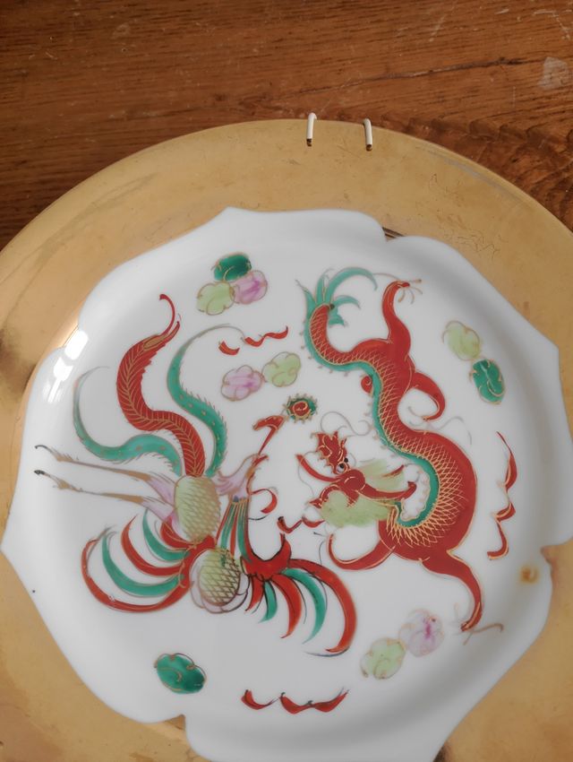 Piatto decor. Draghi cinesi
