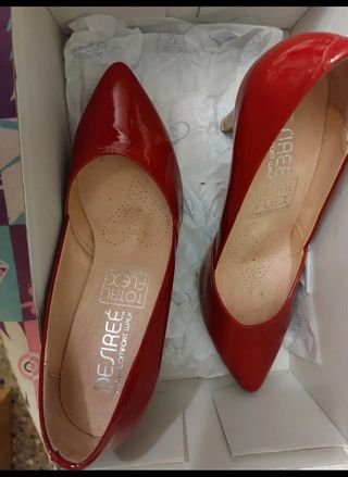 Zapatos de la marca total Flex rojos, talla 37
