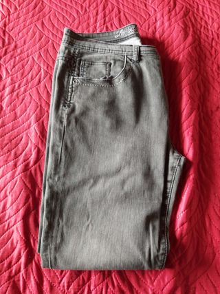 Jeans Lavinia Fontana grigio tg. 50. In cotone.