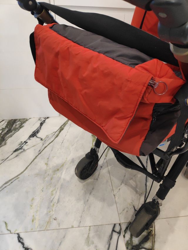 Carrito bebe Jane Plegable, con silla y accesorios