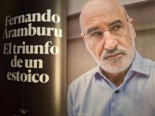 Fernando Aramburu. Revista.