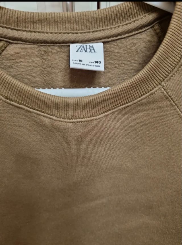Sudadera Zara niña marrón - Talla 10.