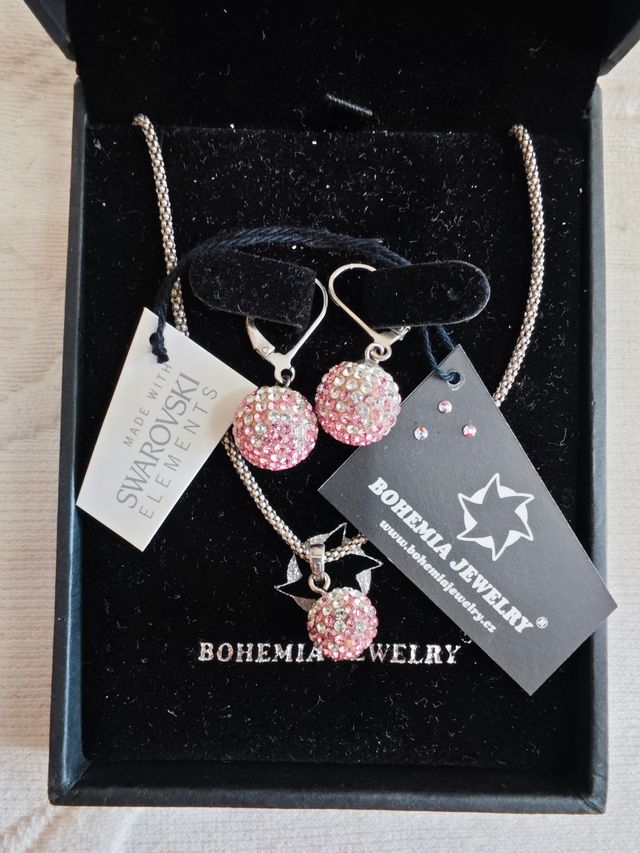 Bohemia Jewelry - Collar y pendientes rosa