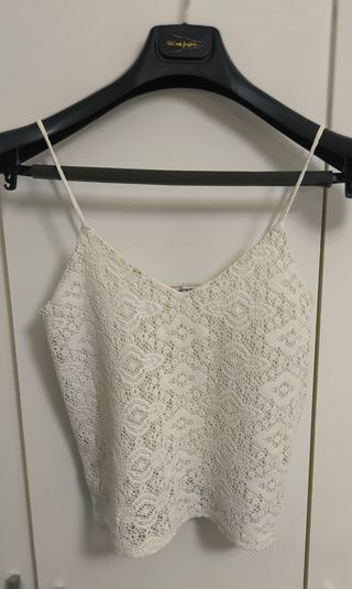 Top Stradivarius beige crochet