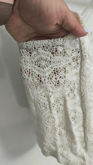 Top Stradivarius beige crochet