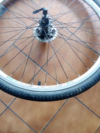 Rueda bici 26" usada