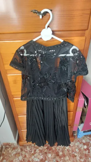 Vestido negro fiesta plisado,con chaqueta torerita