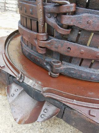 Prensa de Vino Antigua ARMENGOL Hns.CERVERA