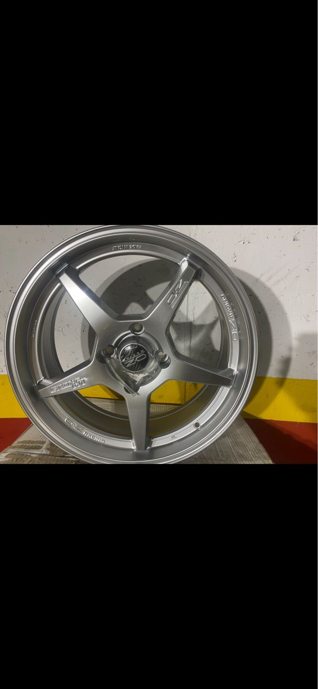 Llantas OZ Racing 18" Multichrono