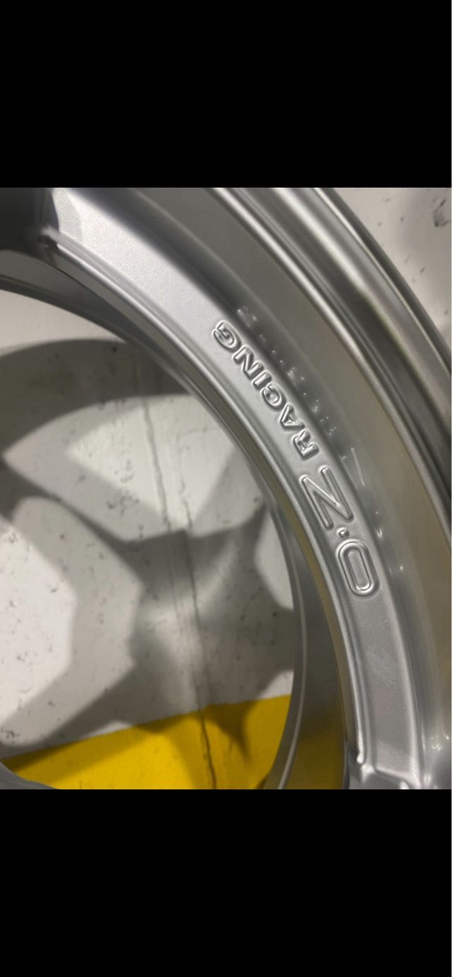 Llantas OZ Racing 18" Multichrono