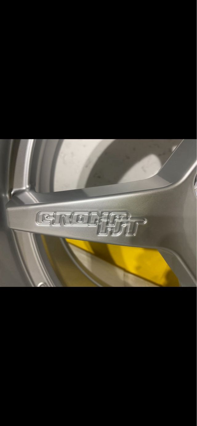 Llantas OZ Racing 18" Multichrono