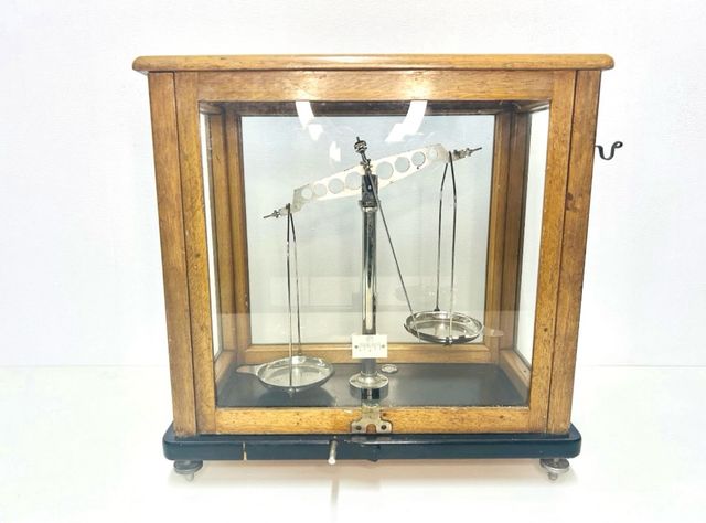 Balanza de precisión antigua de farmacia 1910’s