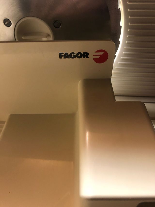 Cortafiambres Fagor - Rebanadora