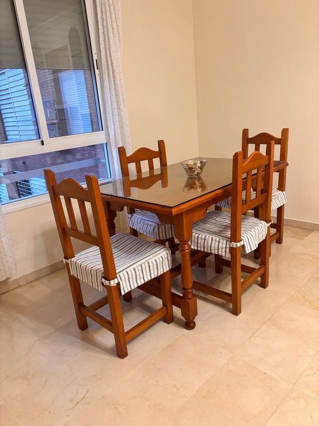 Conjunto de Mesa centro madera con 4 sillas y mes