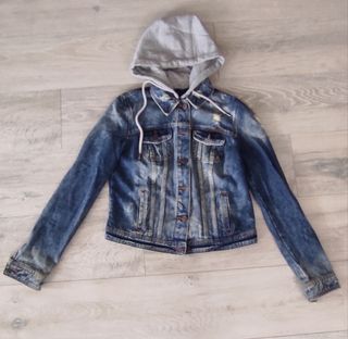 Chaqueta vaquera Bershka con capucha t-S
