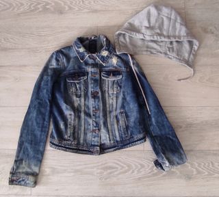 Chaqueta vaquera Bershka con capucha t-S