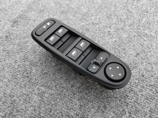 Mando de elevalunas citroen c4 picasso 2010
