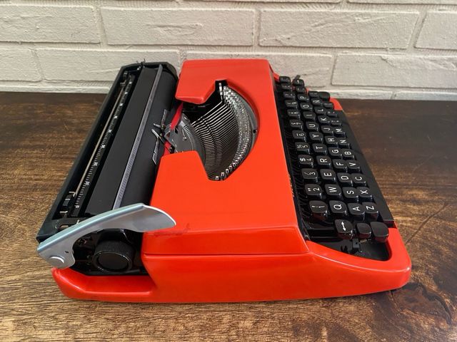 Macchina da scrivere Brother Deluxe 220