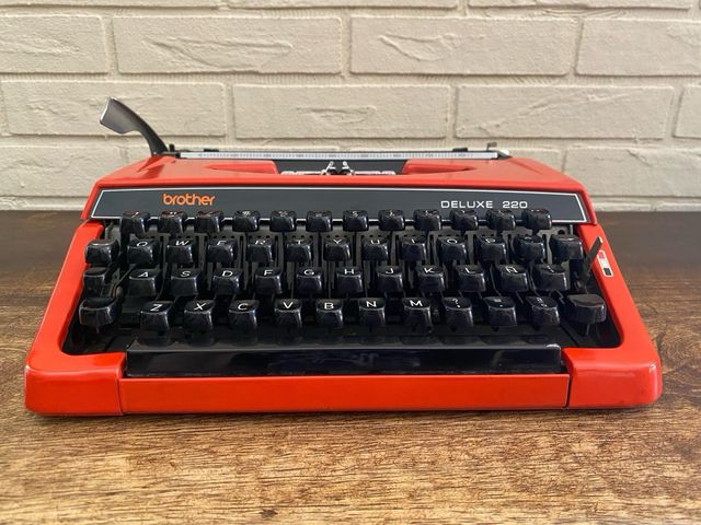 Macchina da scrivere Brother Deluxe 220