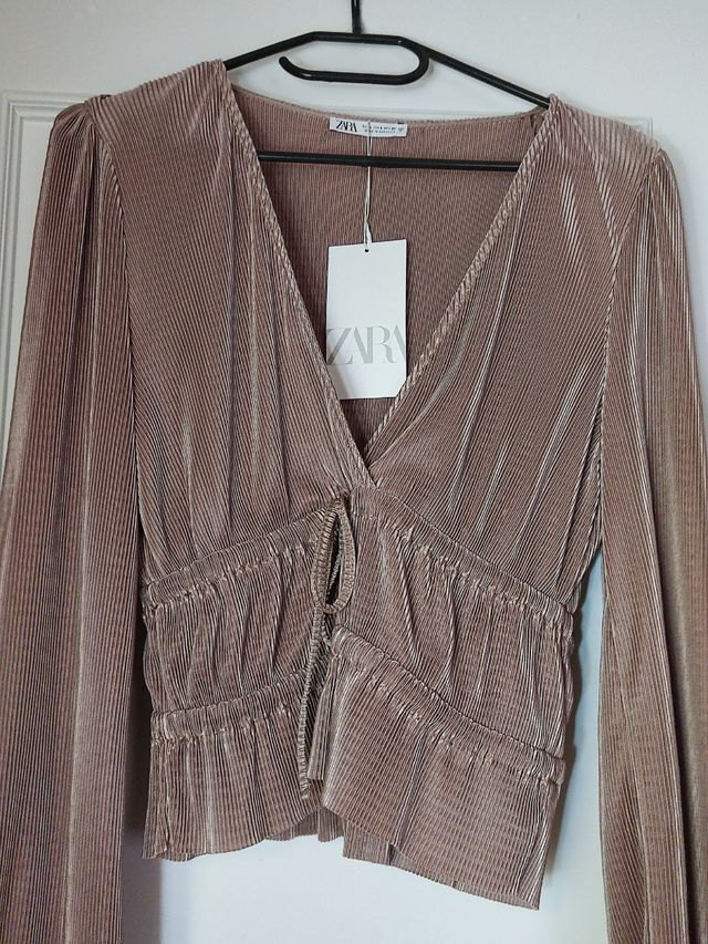 Blusa Zara nude plisada