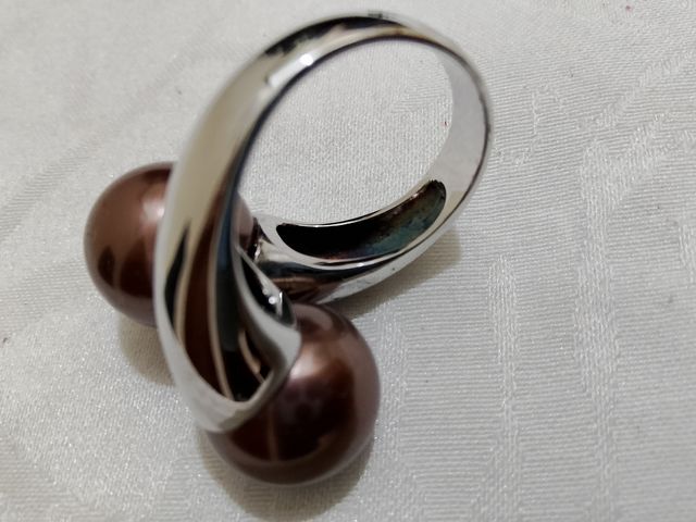 Anello di argento con due perle nuovo!!