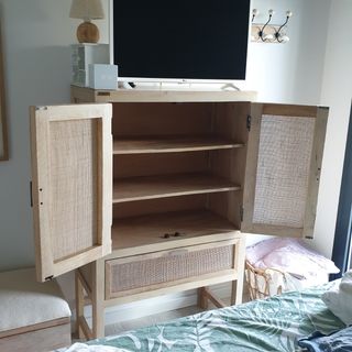 Aparador Casa Viva madera y ratán