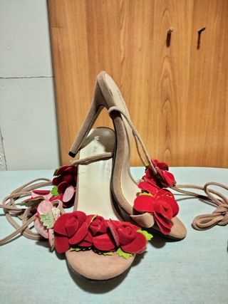 Sandalias Melkein rojas y beige