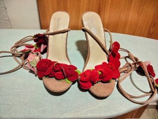 Sandalias Melkein rojas y beige