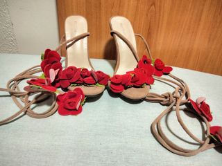 Sandalias Melkein rojas y beige