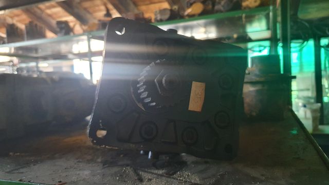 Pompa idraulica COMMERCIAL tripla usata