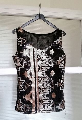 Set di tre capi d'abbigliamento, taglia M.