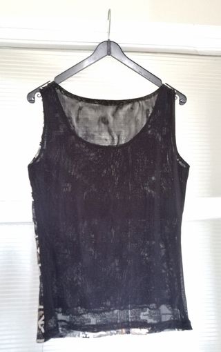 Set di tre capi d'abbigliamento, taglia M.