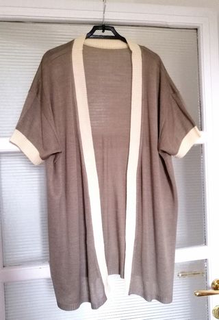 Set di tre capi d'abbigliamento, taglia M.