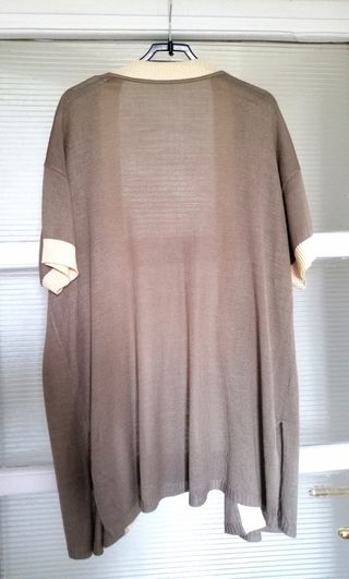 Set di tre capi d'abbigliamento, taglia M.