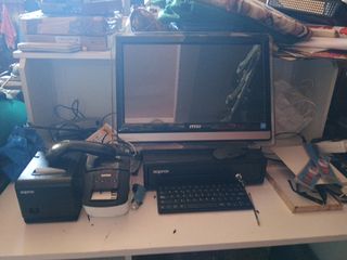 Pantalla MSI + Caja aqprox