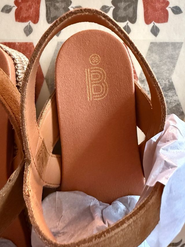 Sandalias mujer planas marrón Bosanova N°38 NUEVAS