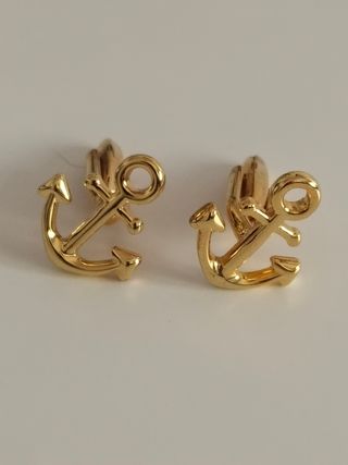 Gemelos y pisa corbata dorados