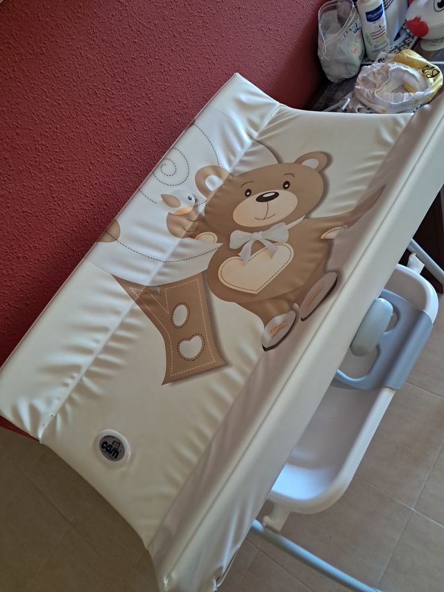 Cambiador bebé con bañera