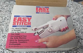 Mini Máquina de Coser Easy Stitch + 64 bobinas.