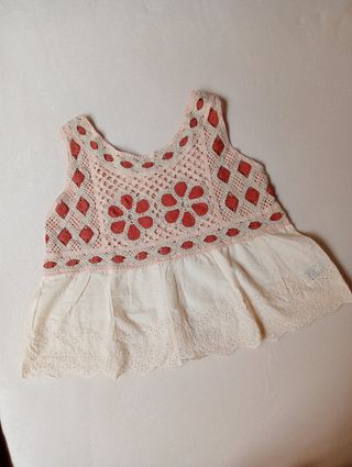 Blusa crochet bordado suizo