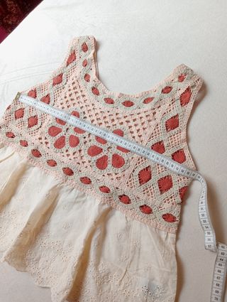 Blusa crochet bordado suizo