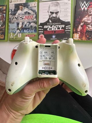 Xbox 360 + 11 juegos + 2 mandos ( sin baterias)