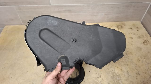 Tapa distribución Golf MK7 1.6 TDI CLH