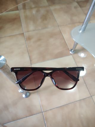 Gafas sol GUESS marrón