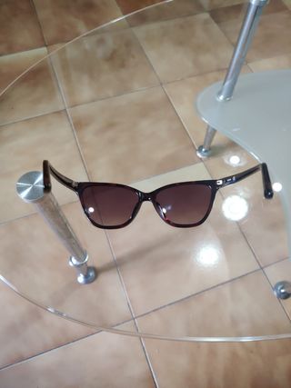 Gafas sol GUESS marrón