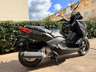 Yamaha X Max 250 MomoDesign.