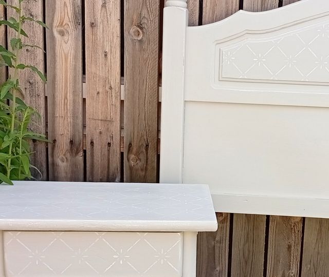 Cabecero y mesita de noche